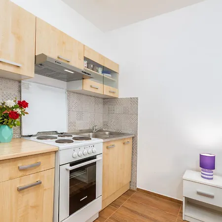 Luciano In A Quiet Location With Parking And A Yard