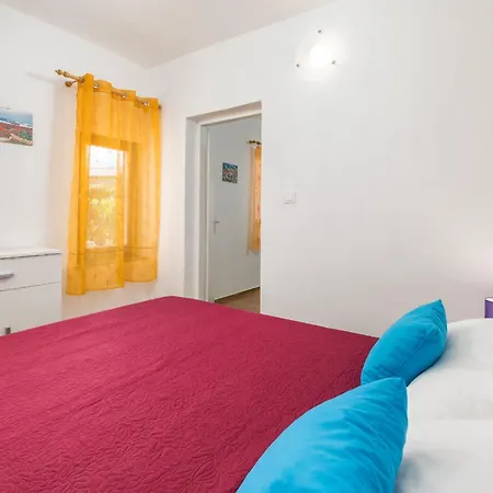 Apartment Luciano In A Quiet Location With Parking And A Yard